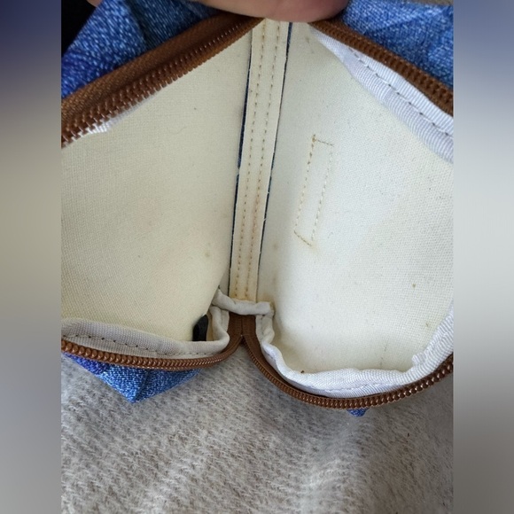 Dooney & BOURKE Card holder - Picture 3 of 4